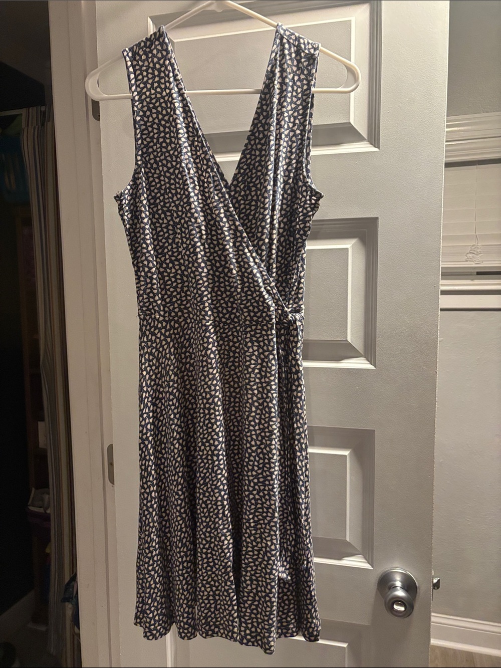 Lascana:  Sleeveless Navy and White Wrap-Style Midi Dress (6/ 38)